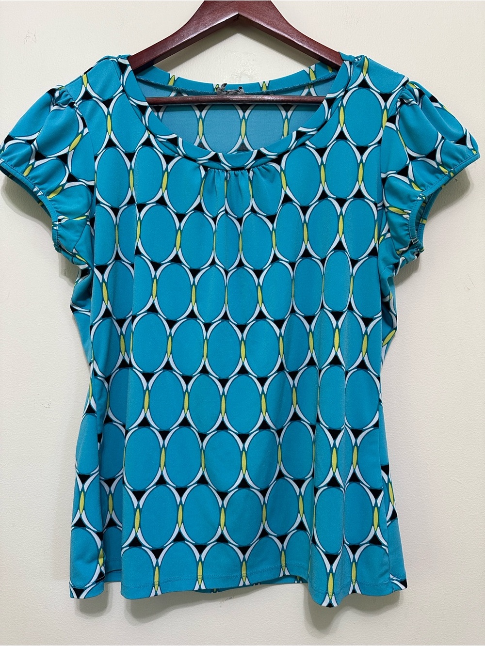 Women’s Teal Geometric Short Sleeve Top